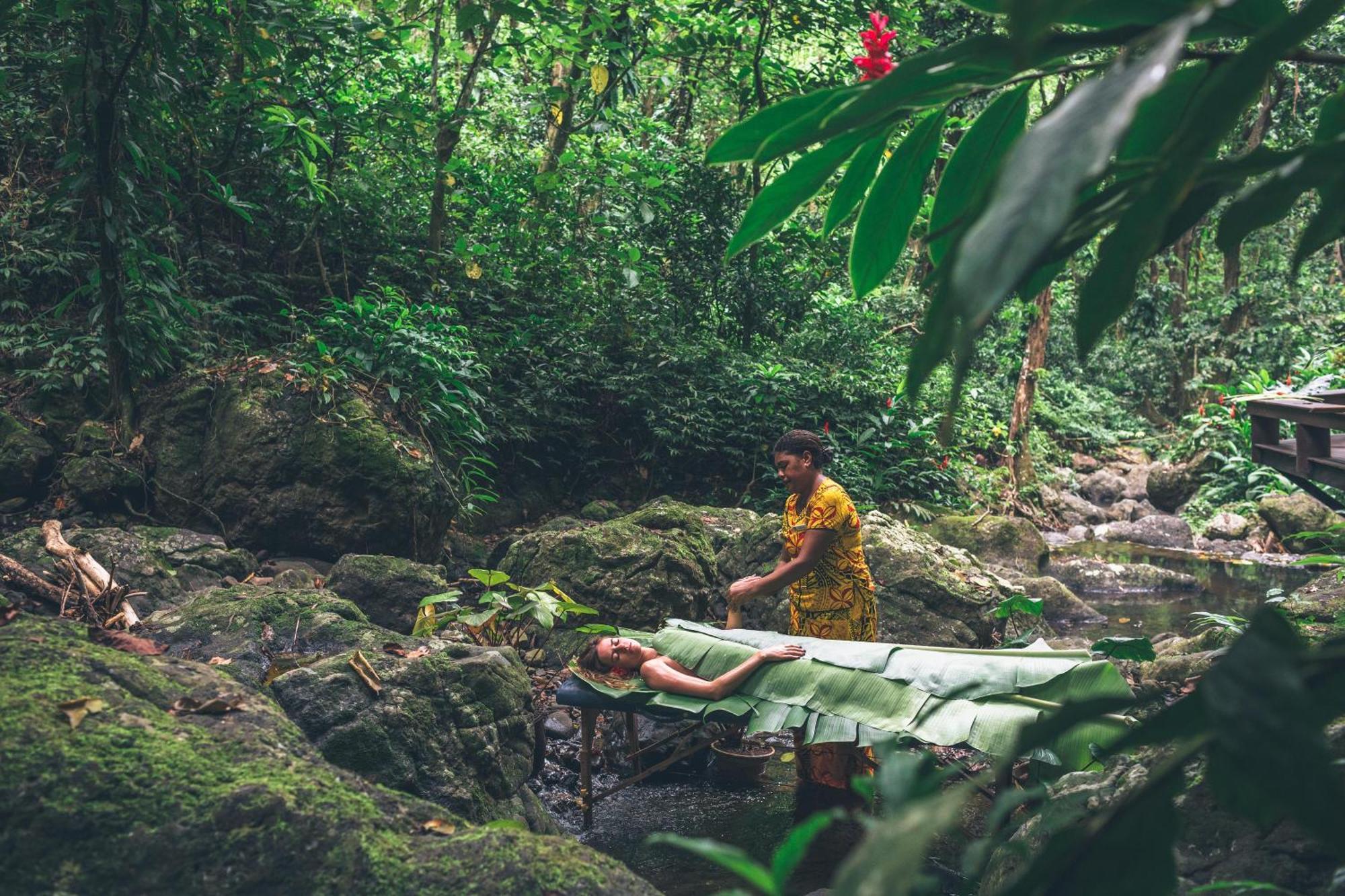 Koro Sun Resort & Rainforest Spa Савусаву Экстерьер фото
