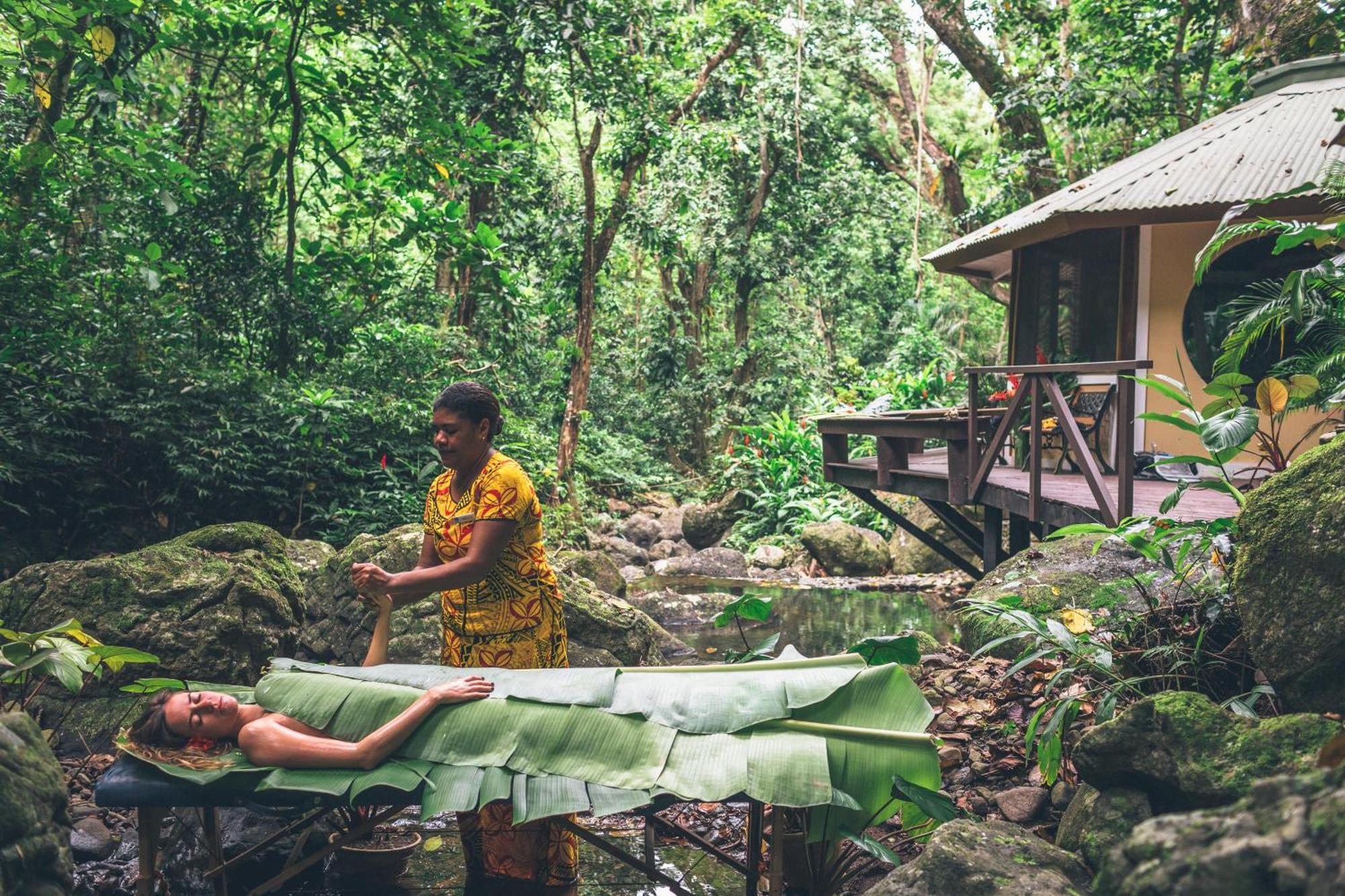 Koro Sun Resort & Rainforest Spa Савусаву Экстерьер фото